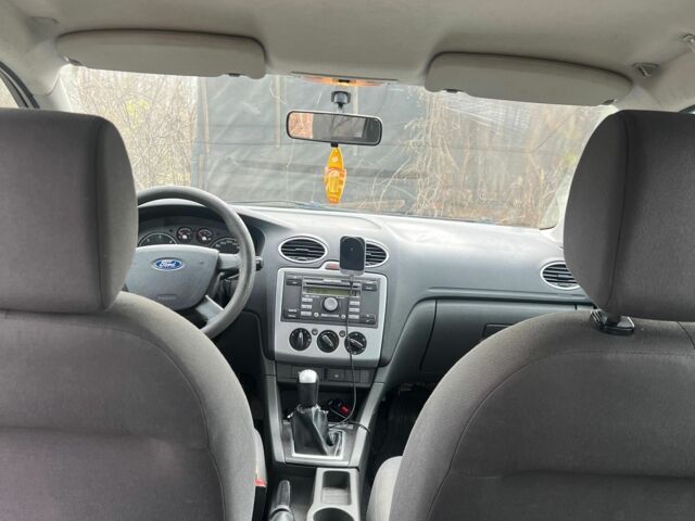 Серый Форд Фокус, объемом двигателя 1.8 л и пробегом 320 тыс. км за 3543 $, фото 3 на Automoto.ua