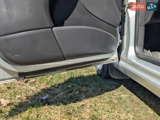 Серый Форд Фокус, объемом двигателя 1.6 л и пробегом 201 тыс. км за 3100 $, фото 18 на Automoto.ua