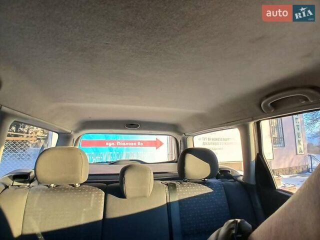 Сірий Форд Фокус, об'ємом двигуна 1.8 л та пробігом 213 тис. км за 4100 $, фото 54 на Automoto.ua