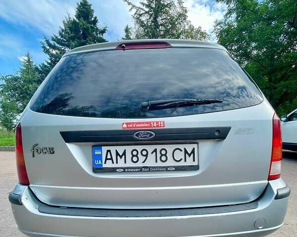 Серый Форд Фокус, объемом двигателя 1.6 л и пробегом 350 тыс. км за 3500 $, фото 9 на Automoto.ua