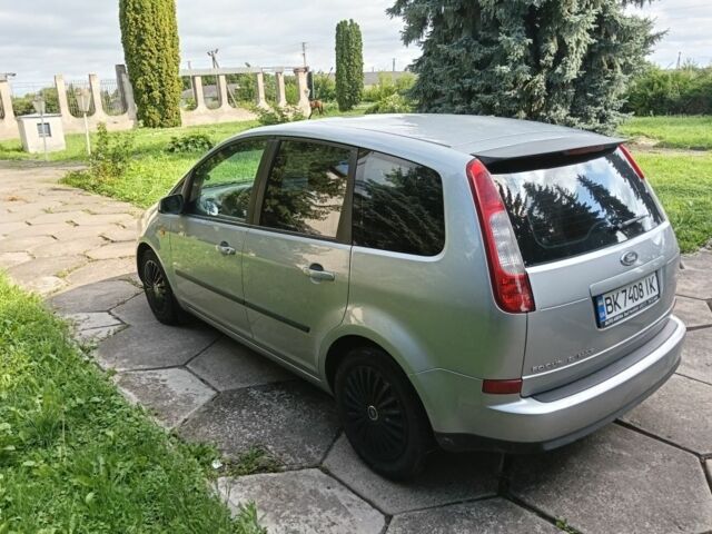 Серый Форд Фокус, объемом двигателя 1.6 л и пробегом 275 тыс. км за 4300 $, фото 1 на Automoto.ua