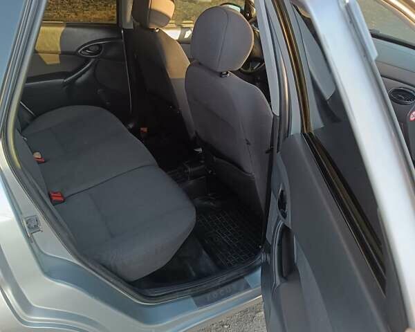 Серый Форд Фокус, объемом двигателя 1.6 л и пробегом 500 тыс. км за 3800 $, фото 14 на Automoto.ua