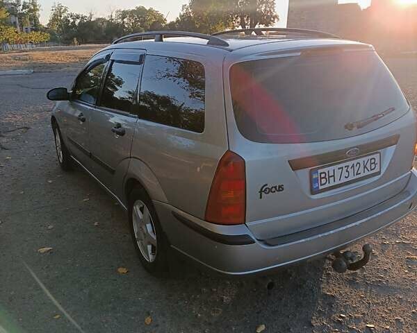 Серый Форд Фокус, объемом двигателя 1.6 л и пробегом 500 тыс. км за 3800 $, фото 6 на Automoto.ua