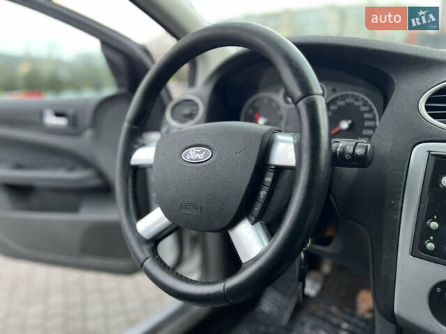 Сірий Форд Фокус, об'ємом двигуна 1.6 л та пробігом 200 тис. км за 3950 $, фото 11 на Automoto.ua