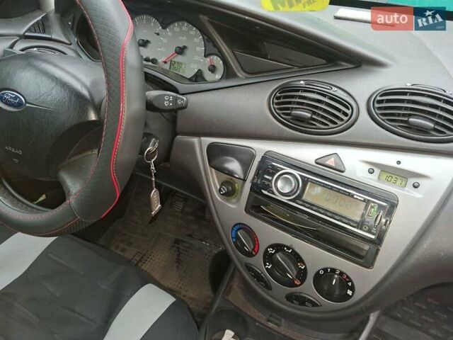 Сірий Форд Фокус, об'ємом двигуна 1.8 л та пробігом 260 тис. км за 3000 $, фото 6 на Automoto.ua