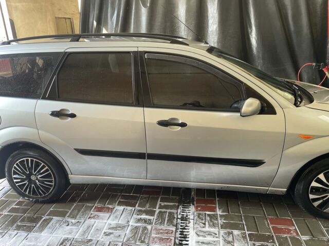 Серый Форд Фокус, объемом двигателя 1.9 л и пробегом 327 тыс. км за 2000 $, фото 3 на Automoto.ua