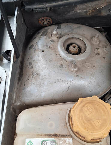 Серый Форд Фокус, объемом двигателя 1.6 л и пробегом 233 тыс. км за 3700 $, фото 13 на Automoto.ua