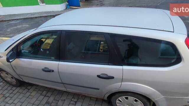 Серый Форд Фокус, объемом двигателя 1.6 л и пробегом 200 тыс. км за 2500 $, фото 1 на Automoto.ua