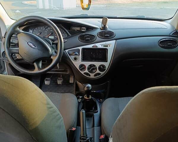 Серый Форд Фокус, объемом двигателя 1.6 л и пробегом 500 тыс. км за 3800 $, фото 17 на Automoto.ua