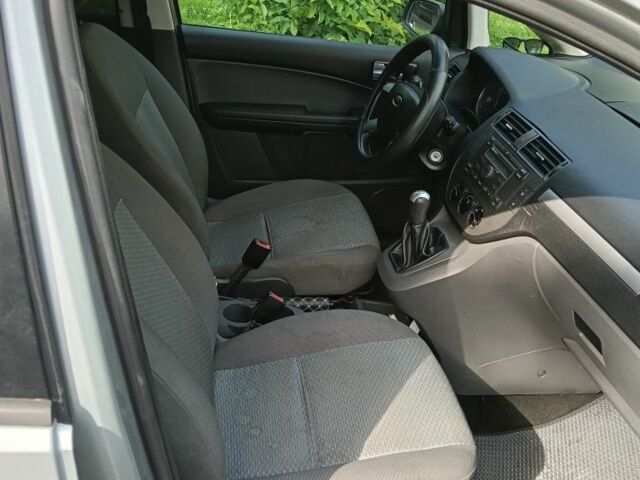 Серый Форд Фокус, объемом двигателя 1.6 л и пробегом 275 тыс. км за 4300 $, фото 4 на Automoto.ua