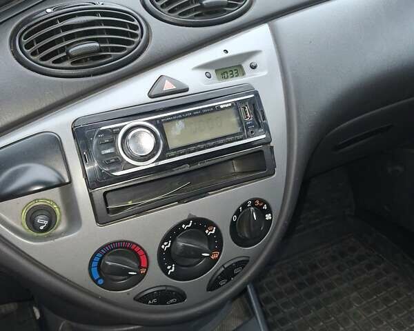 Сірий Форд Фокус, об'ємом двигуна 1.8 л та пробігом 260 тис. км за 3000 $, фото 9 на Automoto.ua