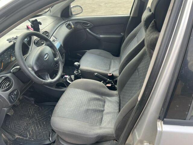 Серый Форд Фокус, объемом двигателя 1.8 л и пробегом 400 тыс. км за 1500 $, фото 5 на Automoto.ua