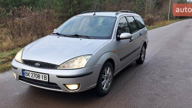 Серый Форд Фокус, объемом двигателя 1.6 л и пробегом 251 тыс. км за 3950 $, фото 1 на Automoto.ua