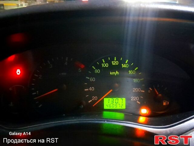 Серый Форд Фокус, объемом двигателя 1.8 л и пробегом 460 тыс. км за 2000 $, фото 7 на Automoto.ua