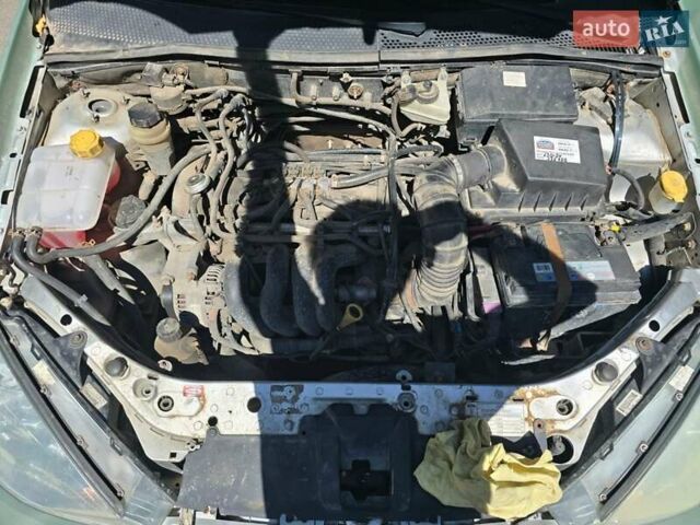 Серый Форд Фокус, объемом двигателя 1.6 л и пробегом 241 тыс. км за 3000 $, фото 47 на Automoto.ua