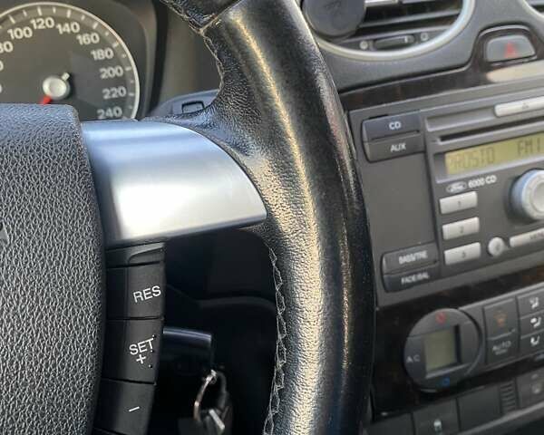 Серый Форд Фокус, объемом двигателя 1.6 л и пробегом 220 тыс. км за 4500 $, фото 16 на Automoto.ua