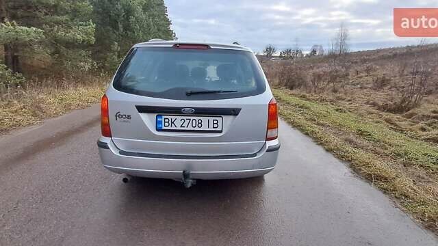 Серый Форд Фокус, объемом двигателя 1.6 л и пробегом 251 тыс. км за 3950 $, фото 5 на Automoto.ua