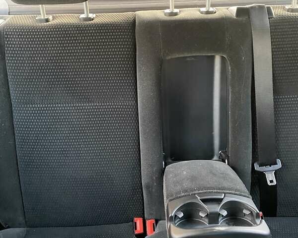 Серый Форд Фокус, объемом двигателя 1.6 л и пробегом 220 тыс. км за 4500 $, фото 19 на Automoto.ua