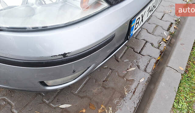 Серый Форд Фокус, объемом двигателя 1.6 л и пробегом 233 тыс. км за 3700 $, фото 4 на Automoto.ua