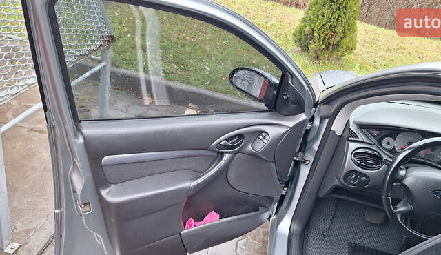 Серый Форд Фокус, объемом двигателя 1.6 л и пробегом 233 тыс. км за 3700 $, фото 7 на Automoto.ua