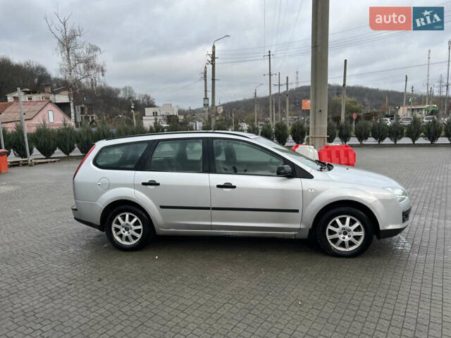 Сірий Форд Фокус, об'ємом двигуна 1.6 л та пробігом 200 тис. км за 3950 $, фото 1 на Automoto.ua