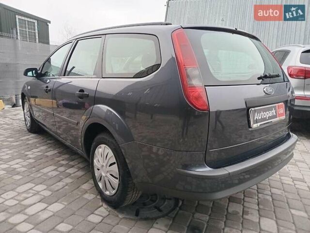Серый Форд Фокус, объемом двигателя 1.6 л и пробегом 317 тыс. км за 3690 $, фото 4 на Automoto.ua