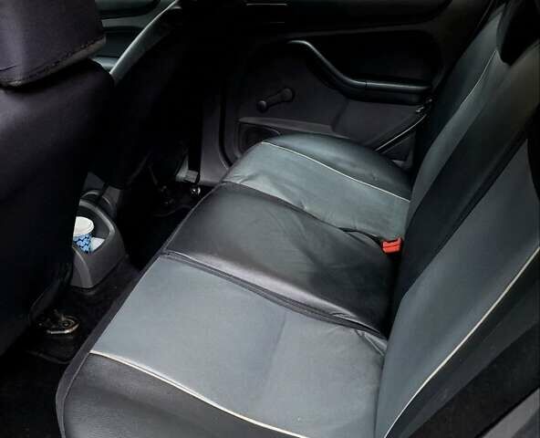 Серый Форд Фокус, объемом двигателя 1.56 л и пробегом 339 тыс. км за 3600 $, фото 20 на Automoto.ua