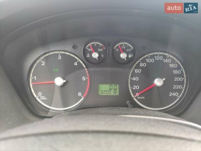 Сірий Форд Фокус, об'ємом двигуна 1.6 л та пробігом 320 тис. км за 2200 $, фото 18 на Automoto.ua