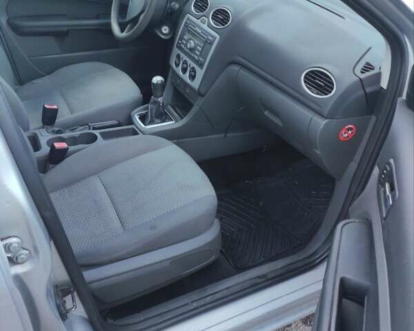 Сірий Форд Фокус, об'ємом двигуна 1.6 л та пробігом 320 тис. км за 2200 $, фото 15 на Automoto.ua