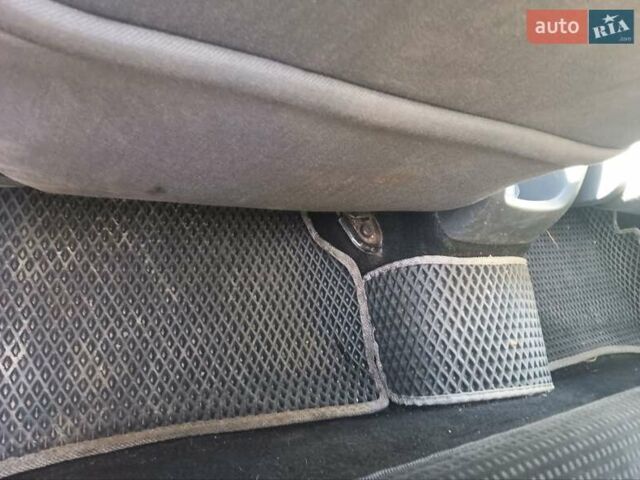 Серый Форд Фокус, объемом двигателя 1.56 л и пробегом 300 тыс. км за 3200 $, фото 14 на Automoto.ua