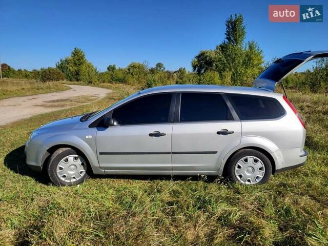 Серый Форд Фокус, объемом двигателя 1.6 л и пробегом 208 тыс. км за 4500 $, фото 6 на Automoto.ua