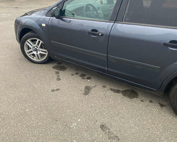 Серый Форд Фокус, объемом двигателя 1.56 л и пробегом 293 тыс. км за 4000 $, фото 3 на Automoto.ua