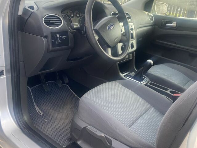 Серый Форд Фокус, объемом двигателя 1.6 л и пробегом 209 тыс. км за 3650 $, фото 9 на Automoto.ua