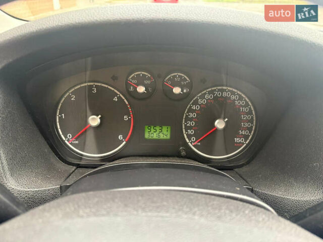 Серый Форд Фокус, объемом двигателя 1.56 л и пробегом 300 тыс. км за 3550 $, фото 14 на Automoto.ua