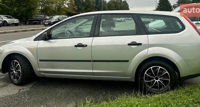 Серый Форд Фокус, объемом двигателя 1.6 л и пробегом 176 тыс. км за 4599 $, фото 5 на Automoto.ua