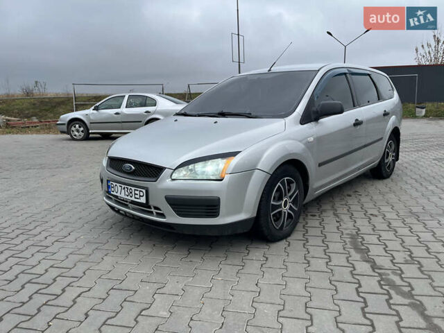 Сірий Форд Фокус, об'ємом двигуна 1.56 л та пробігом 319 тис. км за 3650 $, фото 2 на Automoto.ua