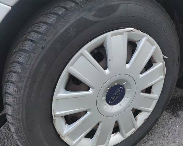 Сірий Форд Фокус, об'ємом двигуна 1.6 л та пробігом 320 тис. км за 2200 $, фото 20 на Automoto.ua