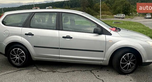 Серый Форд Фокус, объемом двигателя 1.6 л и пробегом 176 тыс. км за 4599 $, фото 16 на Automoto.ua