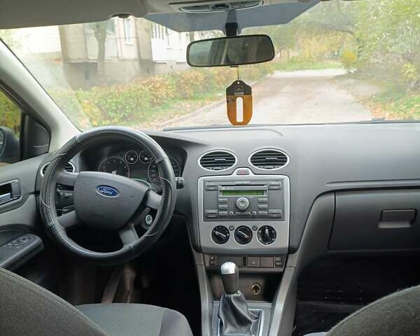 Форд Фокус 2005 в Виннице на Automoto.ua Серый Форд Фокус, объемом двигателя 1.6 л и пробегом 400 тыс. км за 4099 $, фото 14 на Automoto.ua