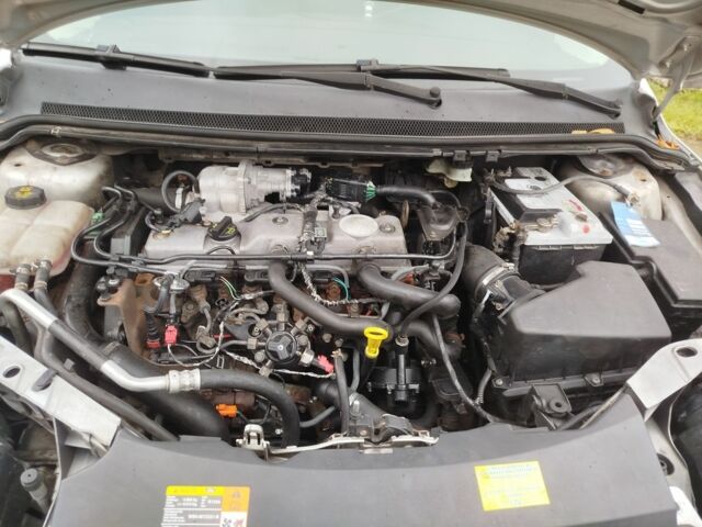 Серый Форд Фокус, объемом двигателя 1.8 л и пробегом 388 тыс. км за 4300 $, фото 6 на Automoto.ua