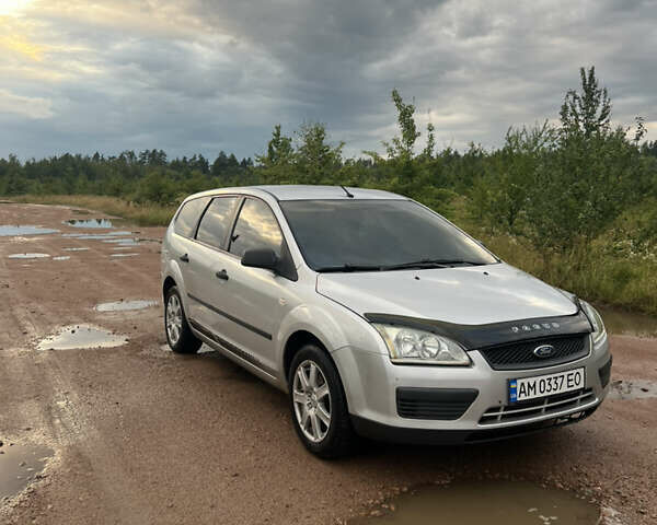 Серый Форд Фокус, объемом двигателя 1.6 л и пробегом 228 тыс. км за 4570 $, фото 1 на Automoto.ua