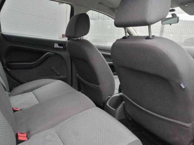 Сірий Форд Фокус, об'ємом двигуна 1.6 л та пробігом 317 тис. км за 3690 $, фото 14 на Automoto.ua