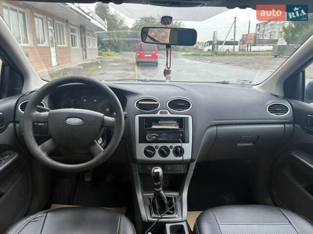 Серый Форд Фокус, объемом двигателя 1.56 л и пробегом 300 тыс. км за 3550 $, фото 8 на Automoto.ua
