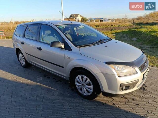 Сірий Форд Фокус, об'ємом двигуна 1.6 л та пробігом 218 тис. км за 4200 $, фото 6 на Automoto.ua