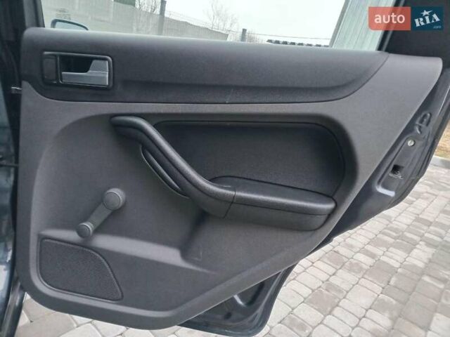 Серый Форд Фокус, объемом двигателя 1.6 л и пробегом 317 тыс. км за 3690 $, фото 15 на Automoto.ua