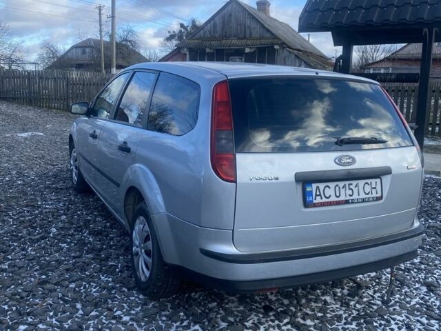 Серый Форд Фокус, объемом двигателя 1.6 л и пробегом 209 тыс. км за 3650 $, фото 2 на Automoto.ua