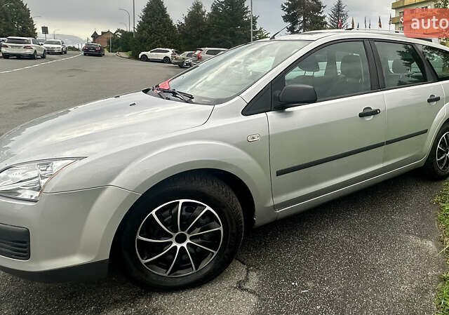 Серый Форд Фокус, объемом двигателя 1.6 л и пробегом 176 тыс. км за 4599 $, фото 3 на Automoto.ua