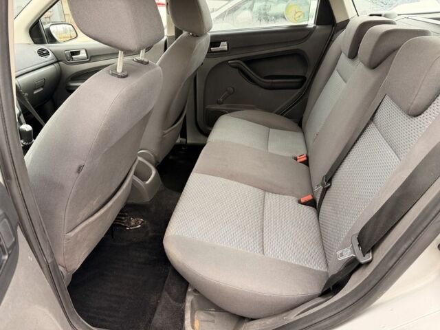 Серый Форд Фокус, объемом двигателя 1.6 л и пробегом 215 тыс. км за 2100 $, фото 10 на Automoto.ua