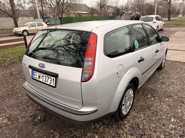 Серый Форд Фокус, объемом двигателя 1.6 л и пробегом 215 тыс. км за 2100 $, фото 6 на Automoto.ua