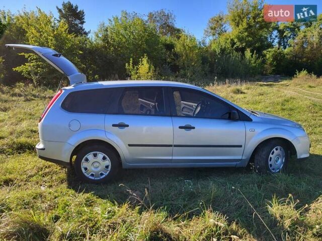 Серый Форд Фокус, объемом двигателя 1.6 л и пробегом 208 тыс. км за 4500 $, фото 8 на Automoto.ua